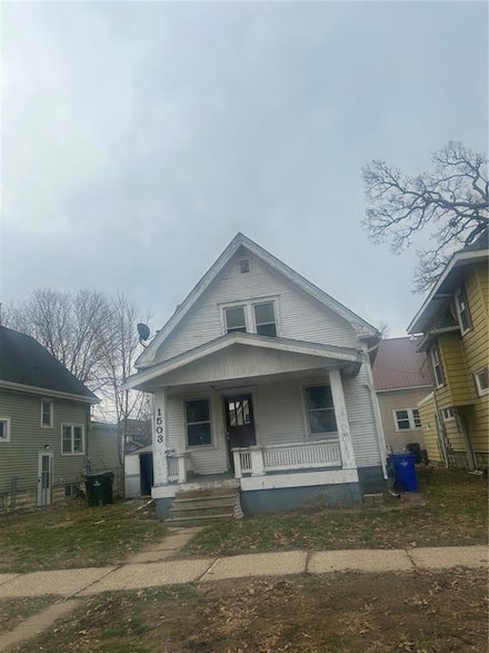 1503 D Ave NE, Cedar Rapids, IA 52402