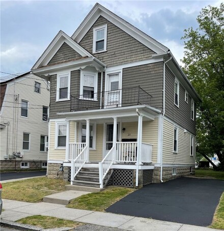 21 Richard St, Cranston, RI 02910