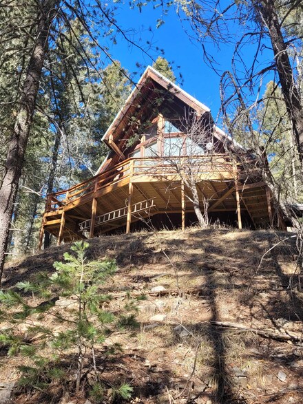 621 Upper Rio Penasco Rd, Cloudcroft, NM 88317