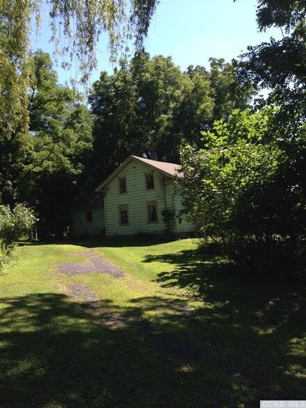 262 Rapp Rd N, Valatie, NY 12184