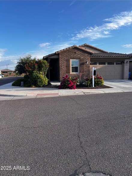 9341 W Willow Bend Ln, Phoenix, AZ 85037