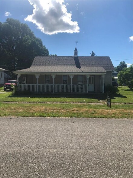 4738 Ohio St, Clayton, IN 46118