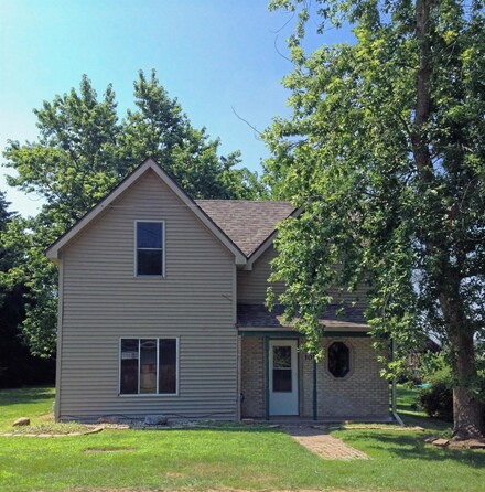 305 E North St, Morocco, IN 47963