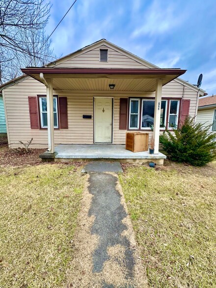 722 N Greenbrier Ave, Covington, VA 24426