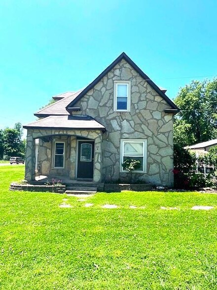 101 N Linebarger St, Fairview, MO 64842