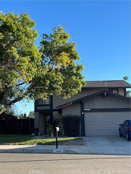 7420 Cascade Ln, Riverside, CA 92509