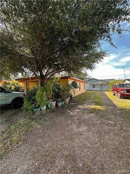 229 W 4th St, La Joya, TX 78560