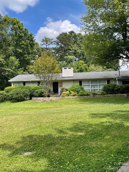 4347 Woodlark Ln, Charlotte, NC 28211
