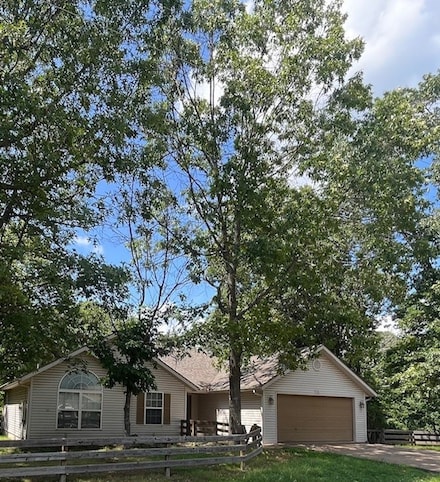 11 Headley Dr, Bella Vista, AR 72714