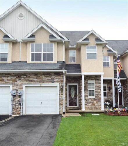 219 Maple Ct, Alburtis, PA 18011