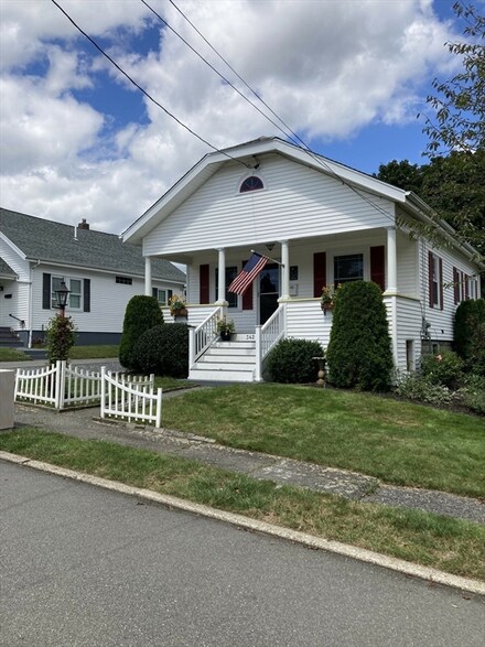 342 Longhill Ave, Somerset, MA 02726