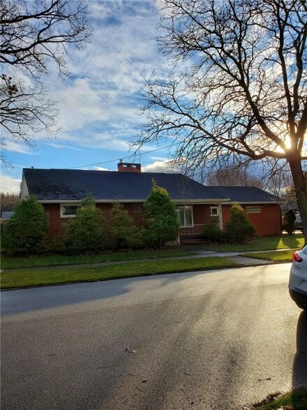 1398 School St, Indiana, PA 15701