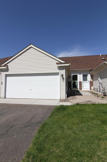 8762 Coffman Path, Inver Grove Heights, MN 55076