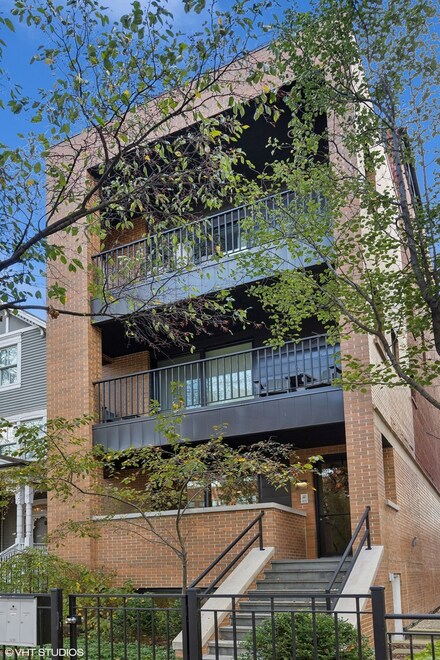 637 W Melrose St Unit 1, Chicago, IL 60657
