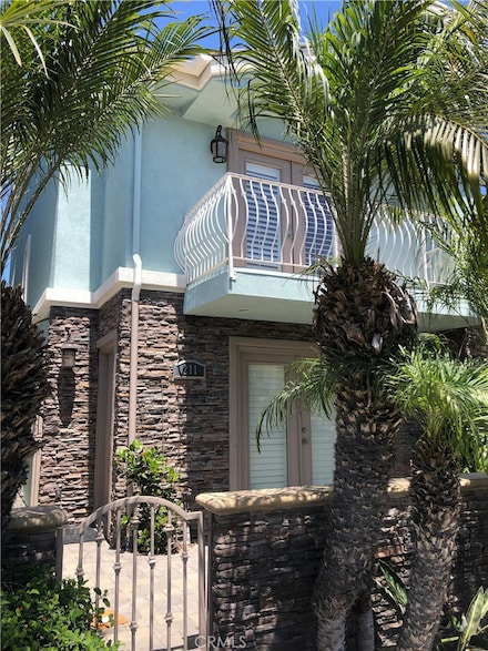 211 7th St, Huntington Beach, CA 92648