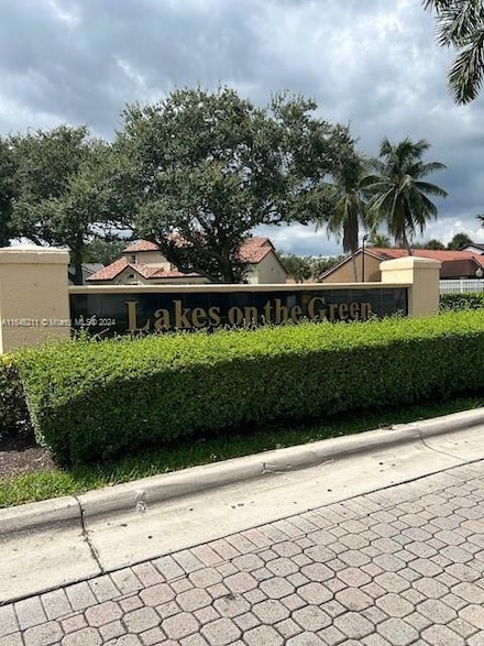 9136 NW 192nd Terrace, Hialeah, FL 33018