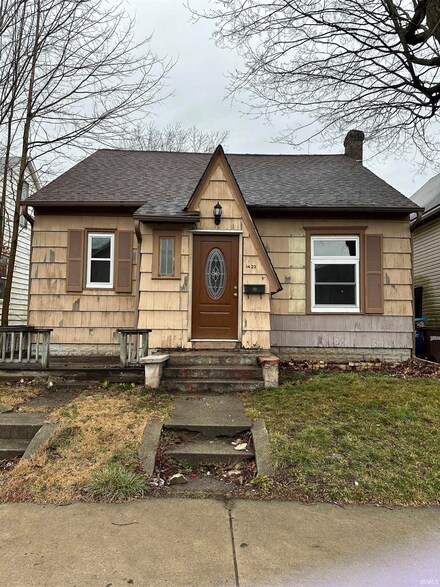1422 E Broadway, Logansport, IN 46947