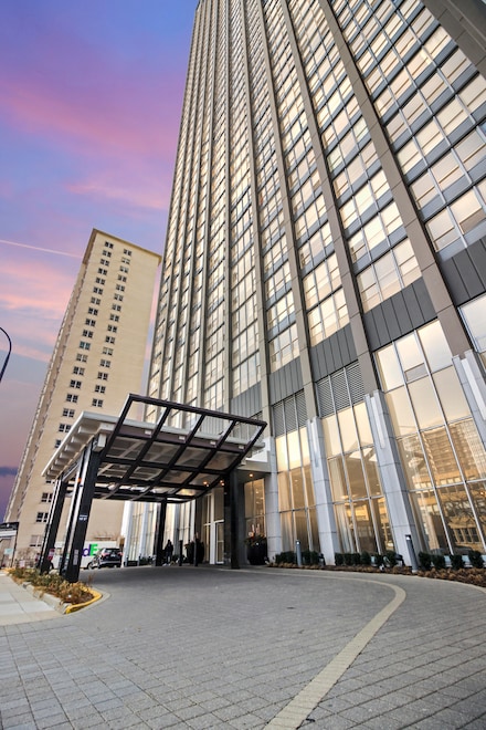 655 W Irving Park Rd Unit 5310, Chicago, IL 60613