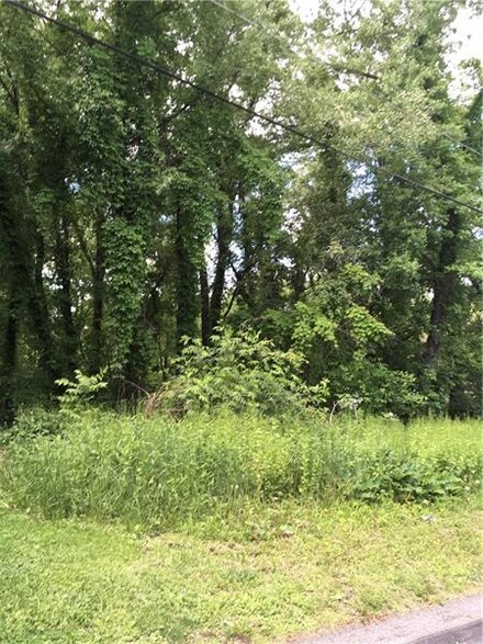 207 Pinkerton Dr, Beaver, PA 15009