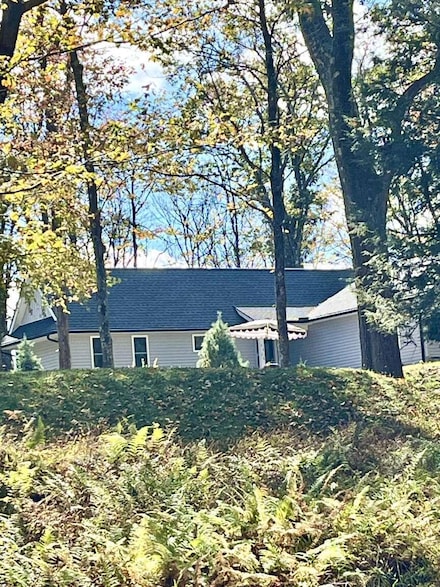 4426 Skyline Dr, Canadensis, PA 18325