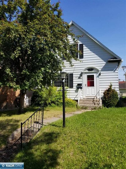 619 Summit St, Eveleth, MN 55734
