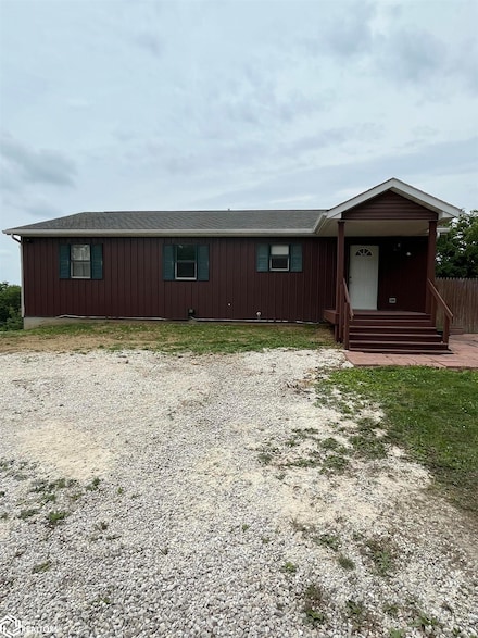 5635 Bluff Rd, Fort Madison, IA 52627