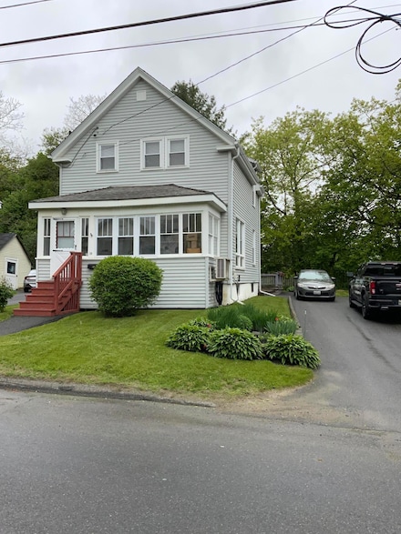 39 Oak St, Waterville, ME 04901