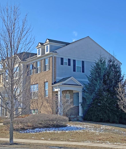 2120 Dauntless Dr, Glenview, IL 60026