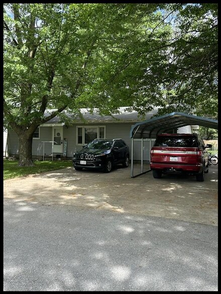 116 Adams St, Centralia, MO 65240