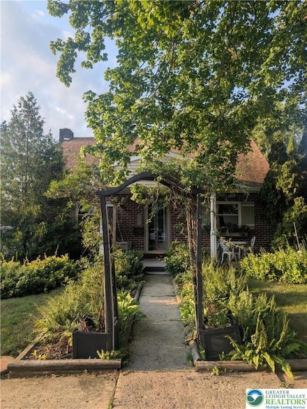 113 Dell St, Emmaus, PA 18049