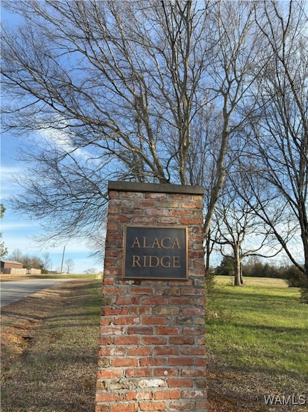 2 Alaca Ridge Dr, Moundville, AL 35474