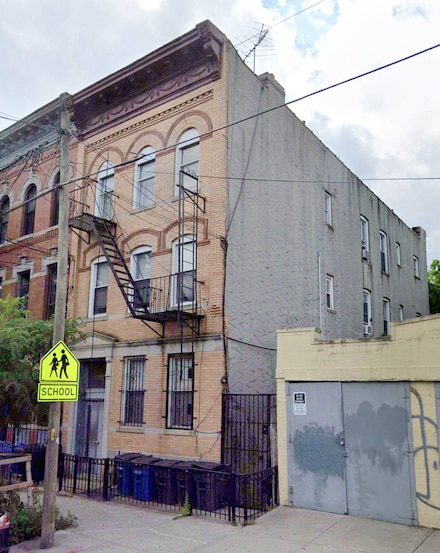 1823 Bleecker St, Flushing, NY 11385