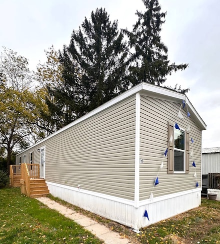 156 Maplewood Ln, London, OH 43140