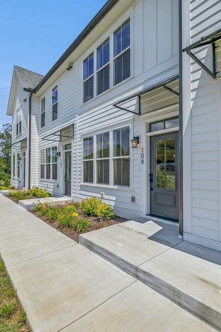 104 Stella Dr, Nashville, TN 37209