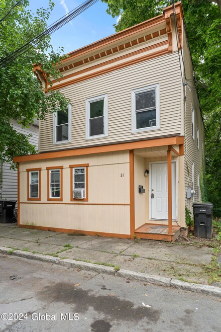 21 W Sunnyside Way, Troy, NY 12180