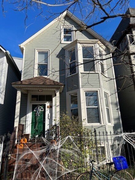 1811 N Kedzie Ave, Chicago, IL 60647