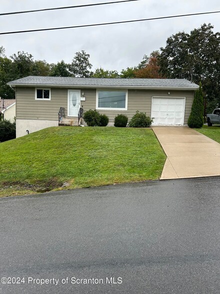 1425 Cherry St, Scranton, PA 18505