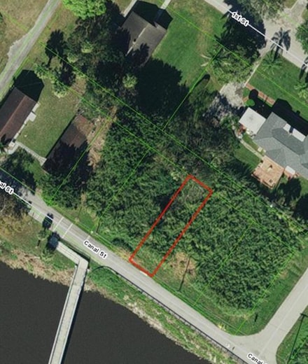 37055 N Canal St, Canal Point, FL 33438