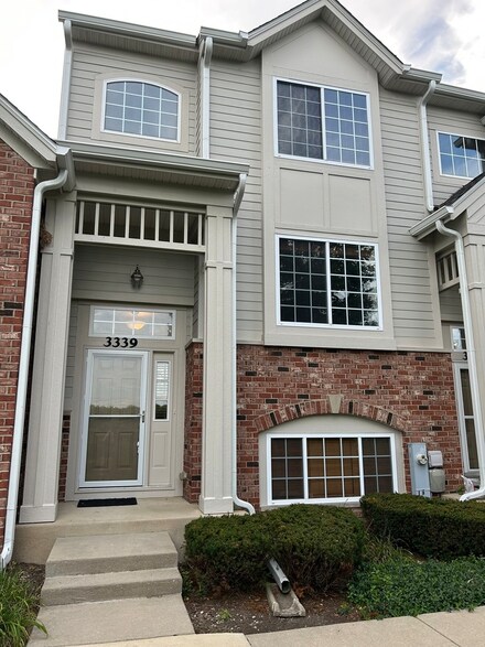 3339 Cameron Dr Unit 1202, Elgin, IL 60124