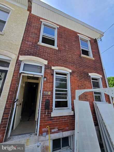 338 E Armat St, Philadelphia, PA 19144