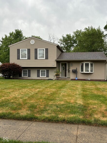 3077 Hawcreek Blvd, Columbus, IN 47203