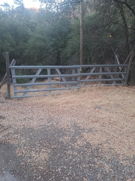 38168 Barberry Ln, Squaw Valley, CA 93675