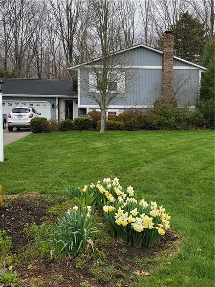 1307 Erieview Dr, Madison, OH 44057