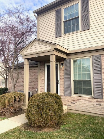 3054 Forest Creek Ct, Ann Arbor, MI 48108