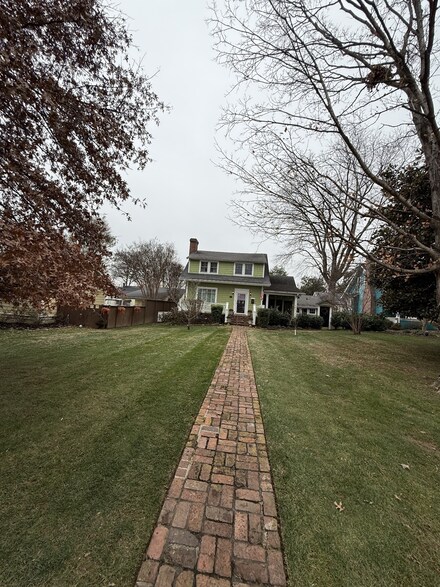 1002 Riverside Rd, Nashville, TN 37138