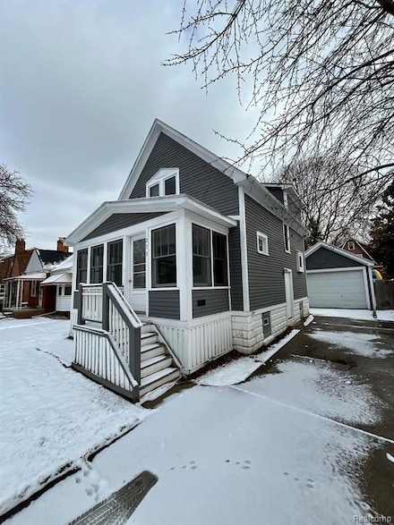 273 2nd St, Wyandotte, MI 48192