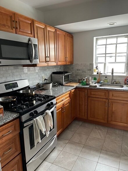 214 Lake Shore Rd Unit 3, Brighton, MA 02135