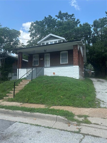 6241 Dardanella Ave, Saint Louis, MO 63121