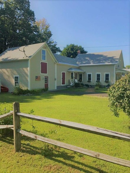 65 Northwest St, Charlestown, NH 03603