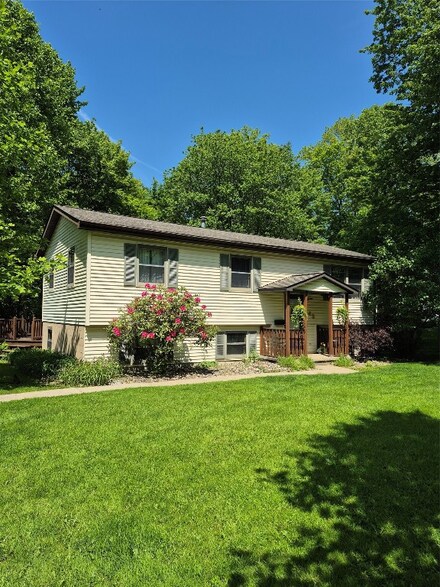43 Umburn Dr, Albion, PA 16401